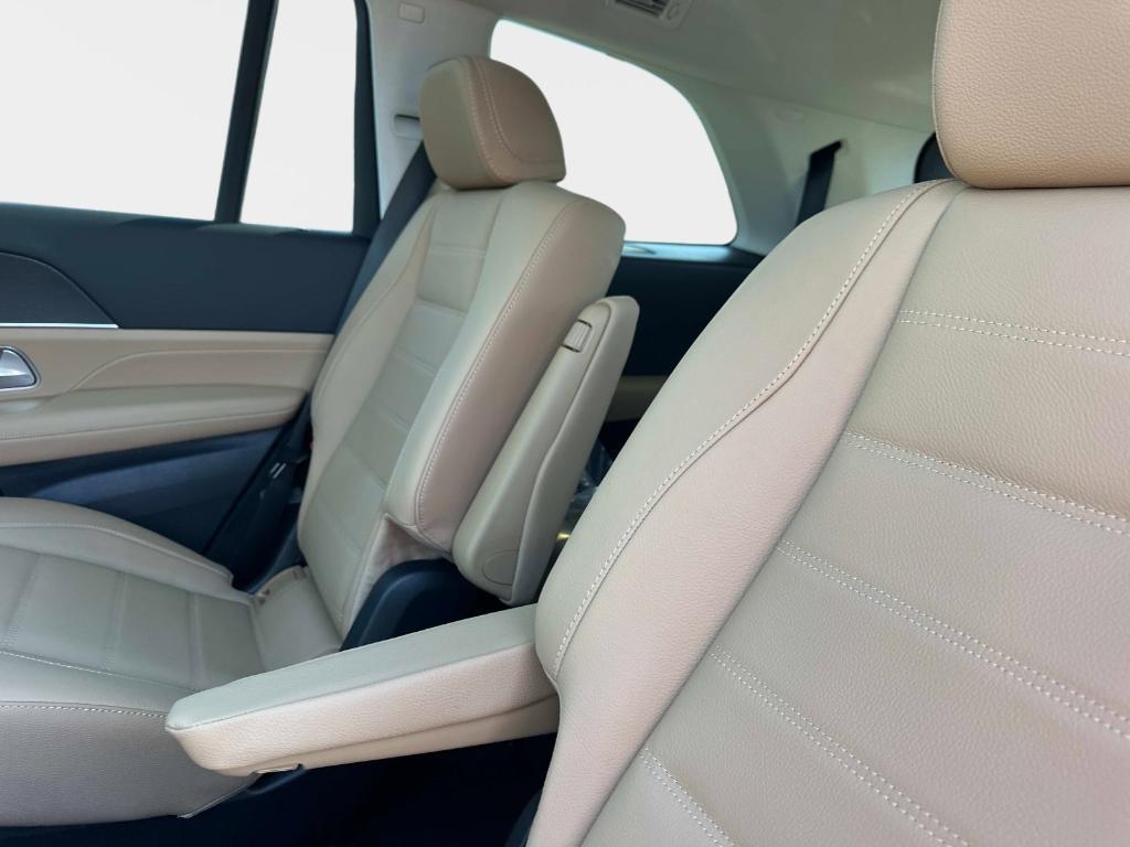 new 2026 Mercedes-Benz GLS 450 car, priced at $101,600