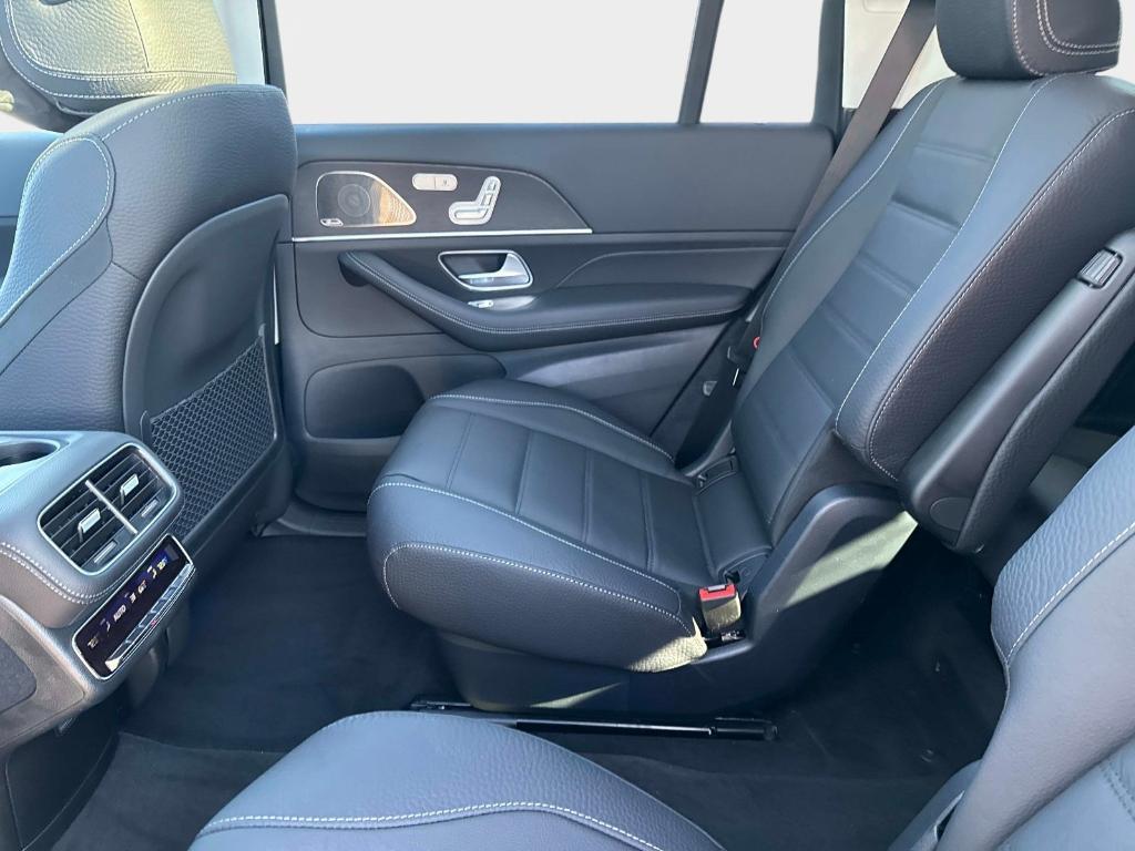 new 2026 Mercedes-Benz GLS 450 car, priced at $104,705