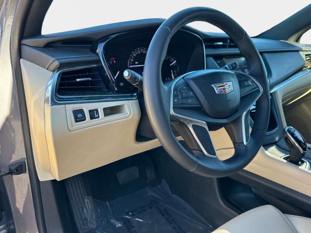 used 2017 Cadillac XT5 car, priced at $15,616