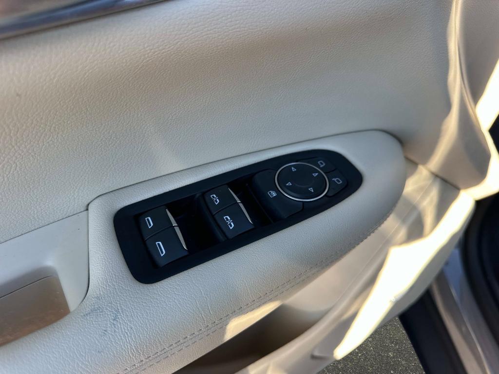 used 2017 Cadillac XT5 car, priced at $15,616