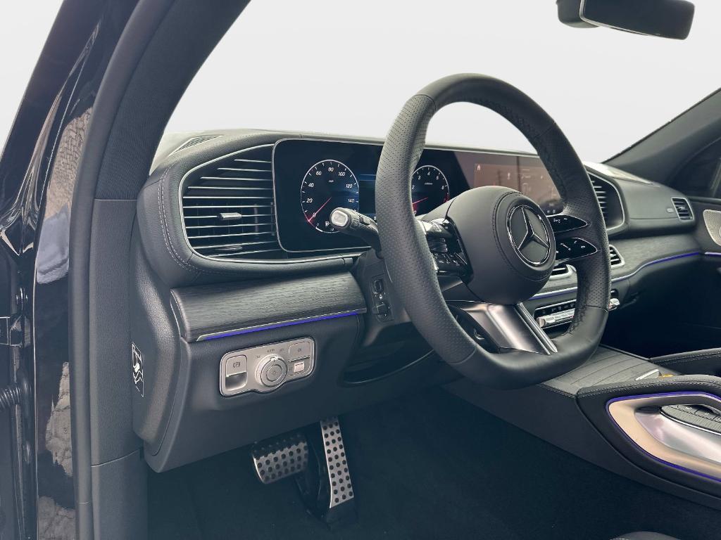 new 2025 Mercedes-Benz GLS 580 car, priced at $116,765