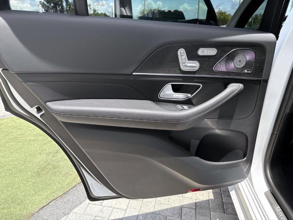 new 2026 Mercedes-Benz GLS 450 car, priced at $99,143