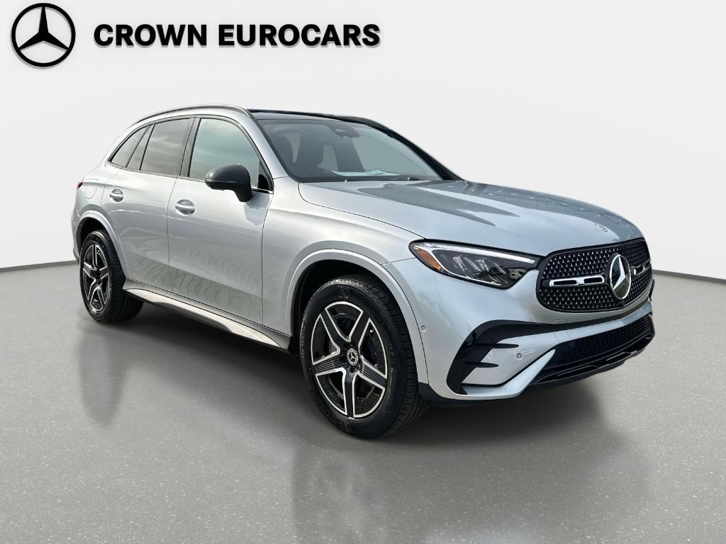 new 2026 Mercedes-Benz GLC 300 car, priced at $61,290