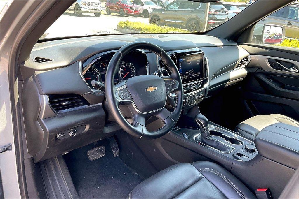 used 2023 Chevrolet Traverse car, priced at $32,990