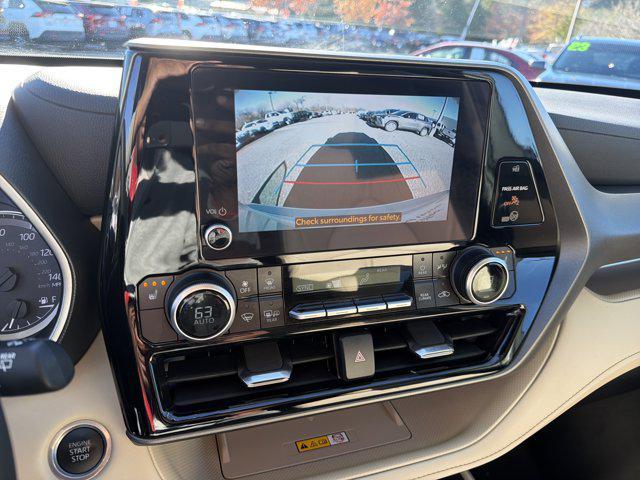used 2024 Toyota Highlander car, priced at $40,495