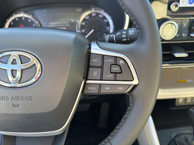 used 2024 Toyota Highlander car, priced at $40,495