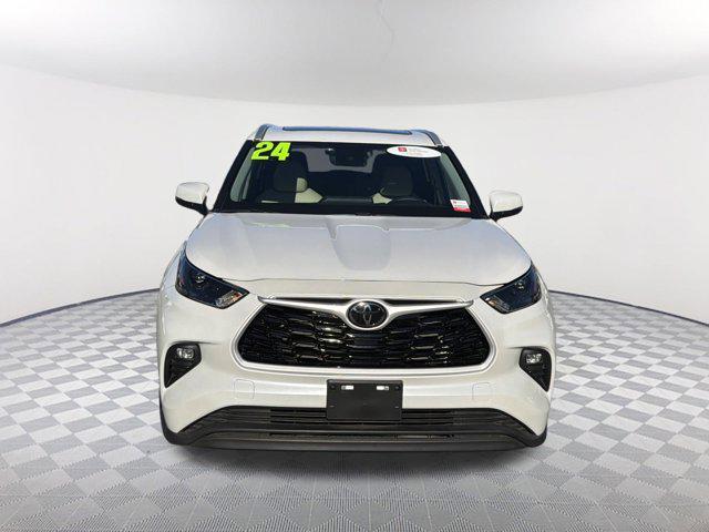 used 2024 Toyota Highlander car, priced at $40,495