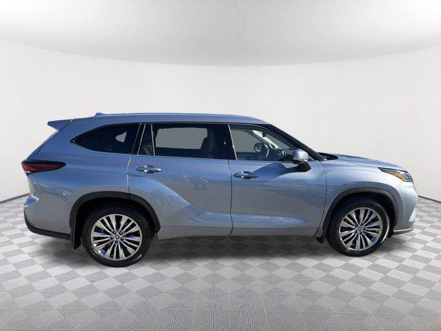 used 2024 Toyota Highlander car, priced at $48,995