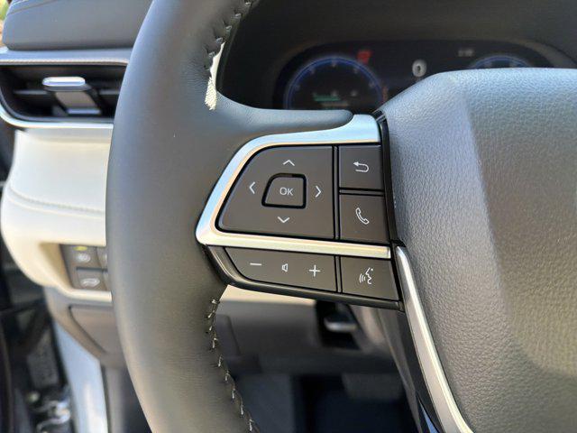 used 2024 Toyota Highlander car, priced at $48,995