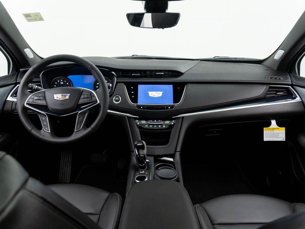 new 2025 Cadillac XT5 car, priced at $50,000