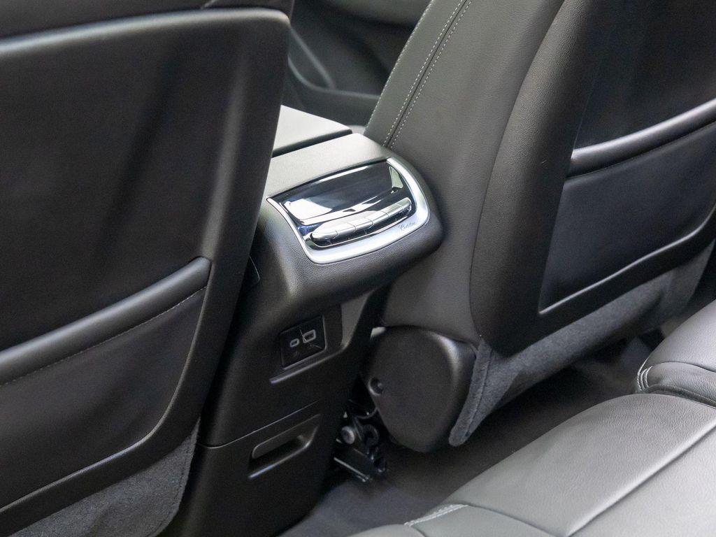 new 2025 Cadillac XT6 car, priced at $48,000