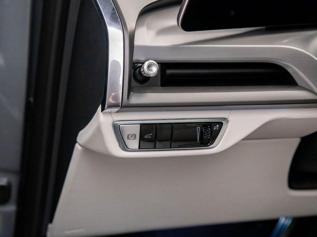 new 2026 Cadillac VISTIQ car