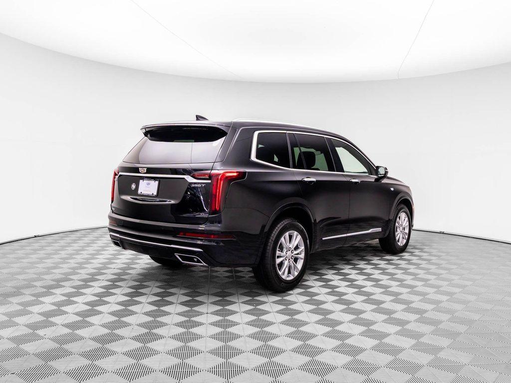 new 2025 Cadillac XT6 car, priced at $47,000