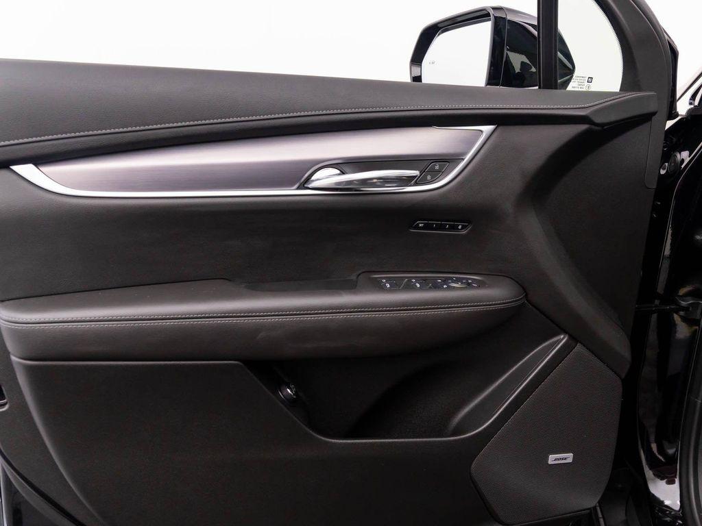 new 2025 Cadillac XT6 car, priced at $47,000