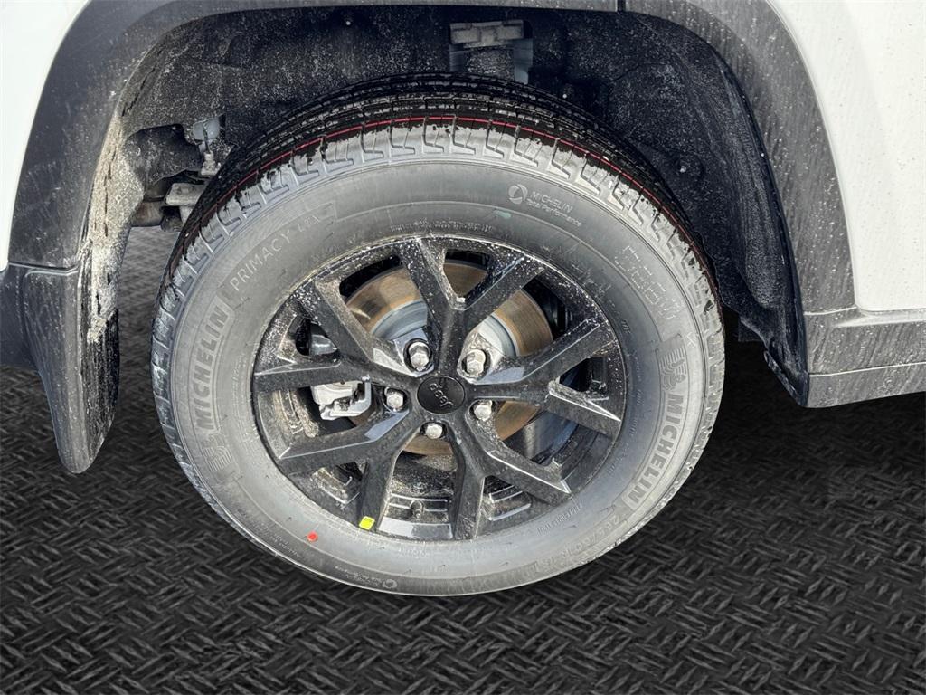 new 2026 Jeep Grand Cherokee car, priced at $48,180