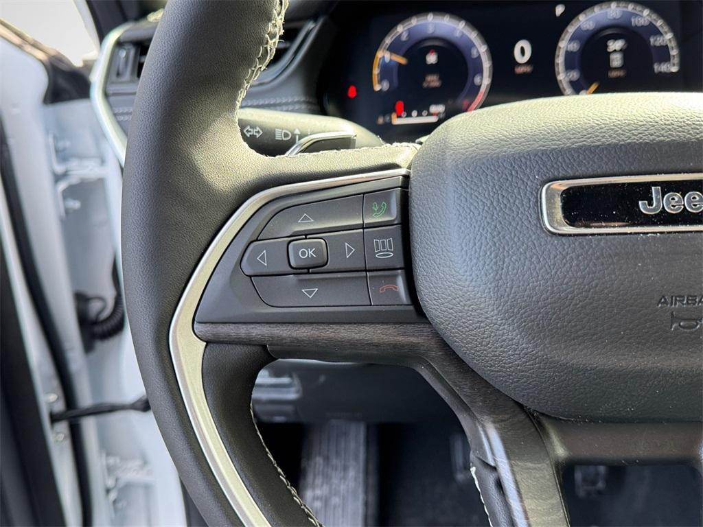 new 2026 Jeep Grand Cherokee car, priced at $48,180