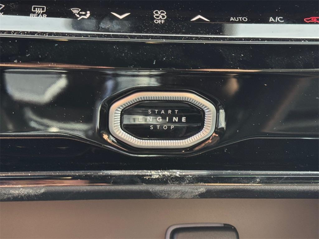 new 2026 Jeep Grand Cherokee car, priced at $48,180