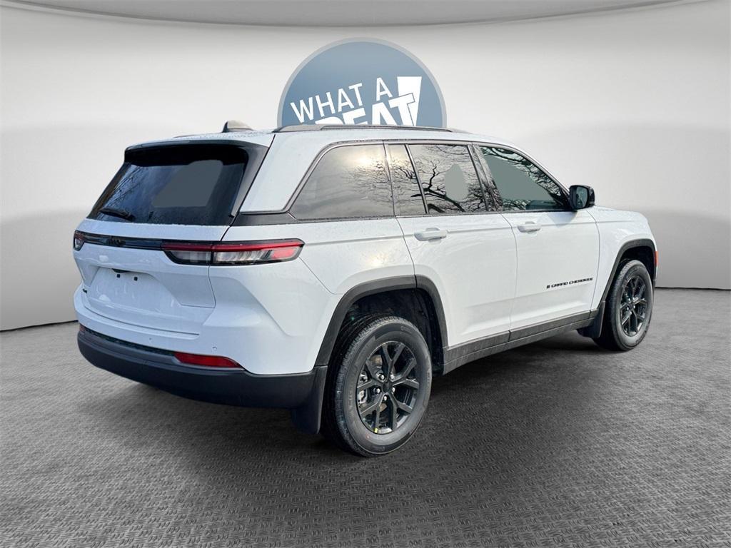 new 2026 Jeep Grand Cherokee car, priced at $48,180