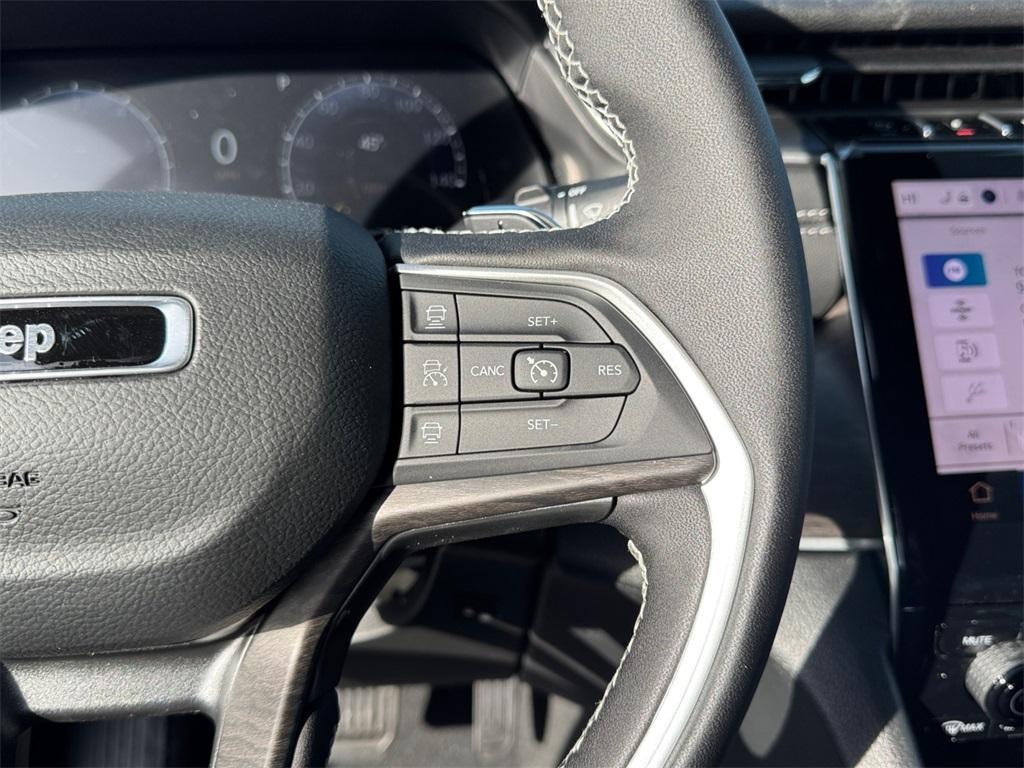 new 2025 Jeep Grand Cherokee car, priced at $43,527