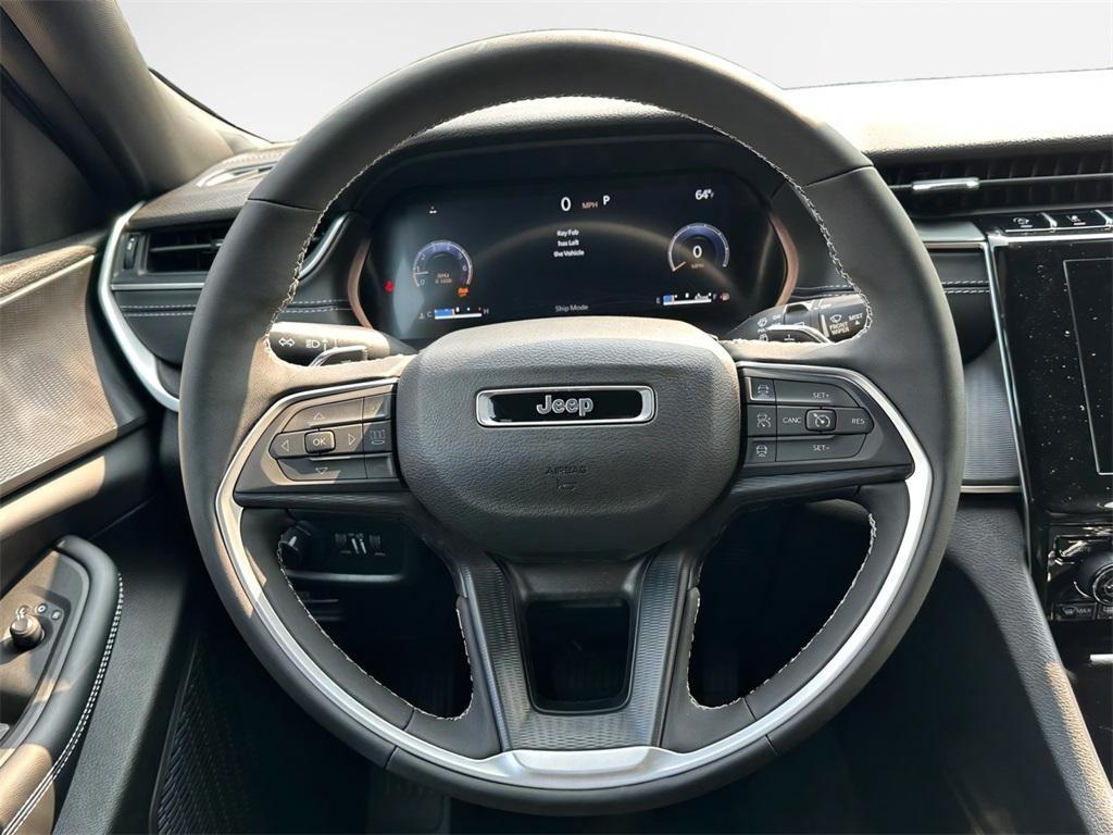 new 2025 Jeep Grand Cherokee car, priced at $39,188