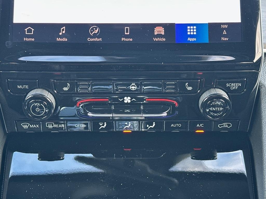 new 2025 Jeep Grand Cherokee car, priced at $40,584