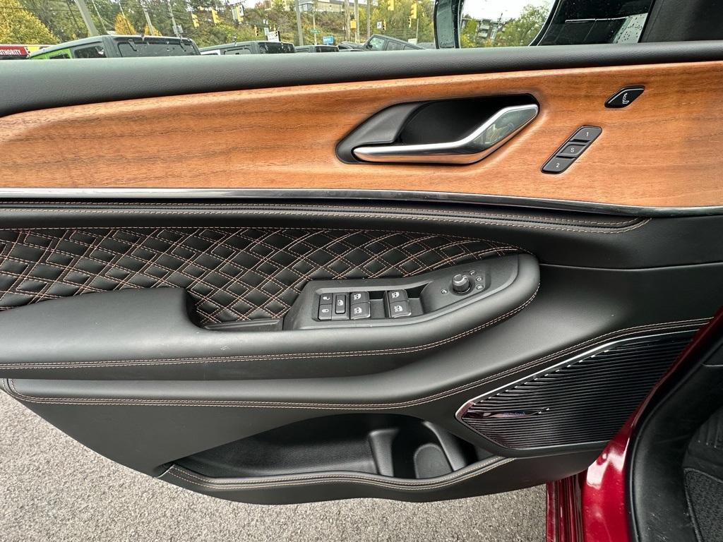 new 2025 Jeep Grand Cherokee car, priced at $61,732