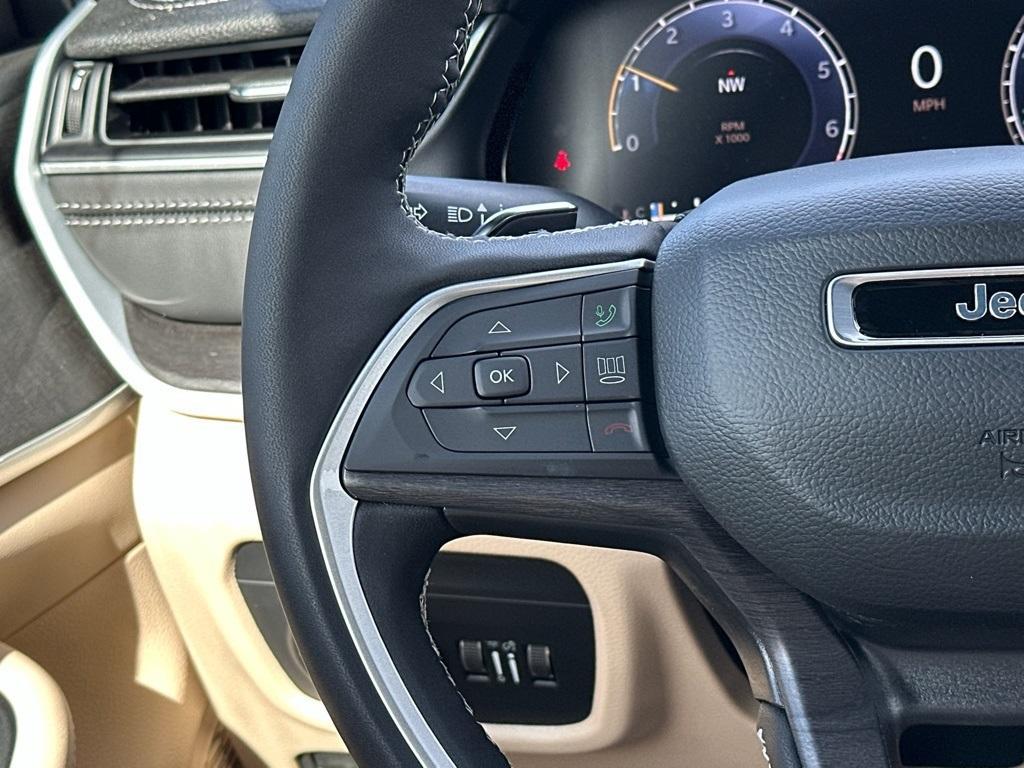 new 2025 Jeep Grand Cherokee car, priced at $41,120