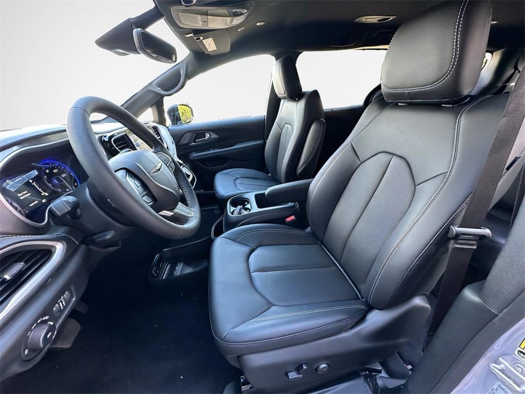 new 2026 Chrysler Pacifica car, priced at $41,124