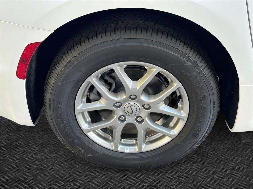 new 2026 Chrysler Pacifica car, priced at $39,796