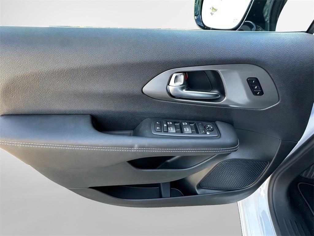 new 2026 Chrysler Pacifica car, priced at $39,796