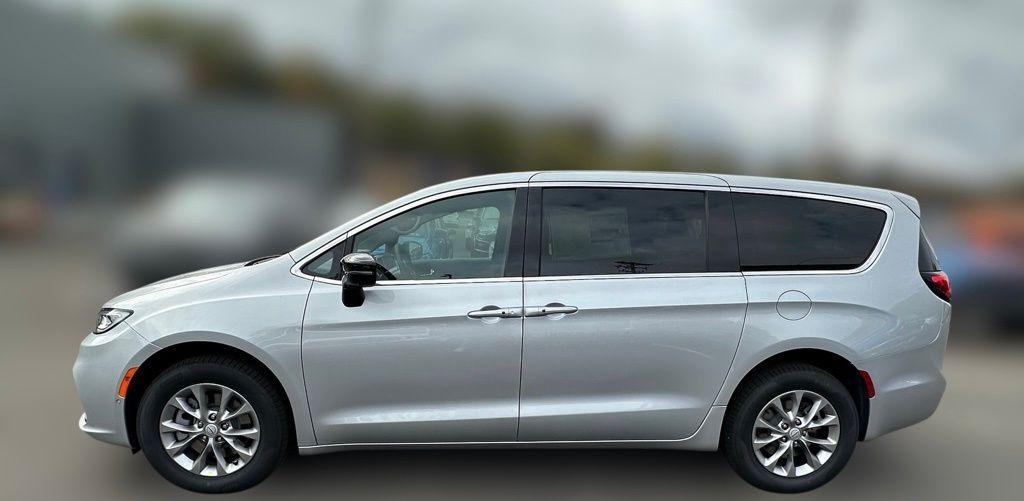new 2026 Chrysler Pacifica car, priced at $46,334