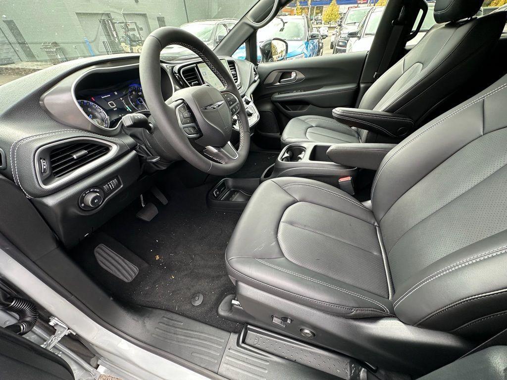 new 2026 Chrysler Pacifica car, priced at $46,334