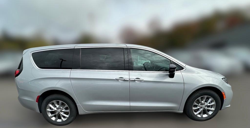 new 2026 Chrysler Pacifica car, priced at $46,334