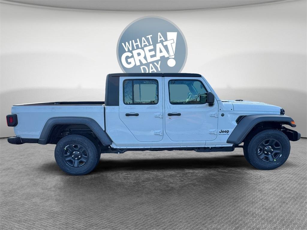 new 2026 Jeep Gladiator car, priced at $41,400