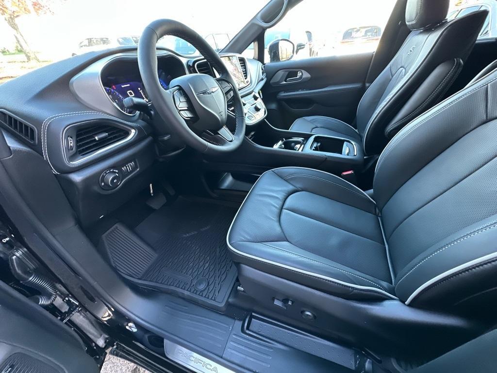 new 2026 Chrysler Pacifica car, priced at $56,223