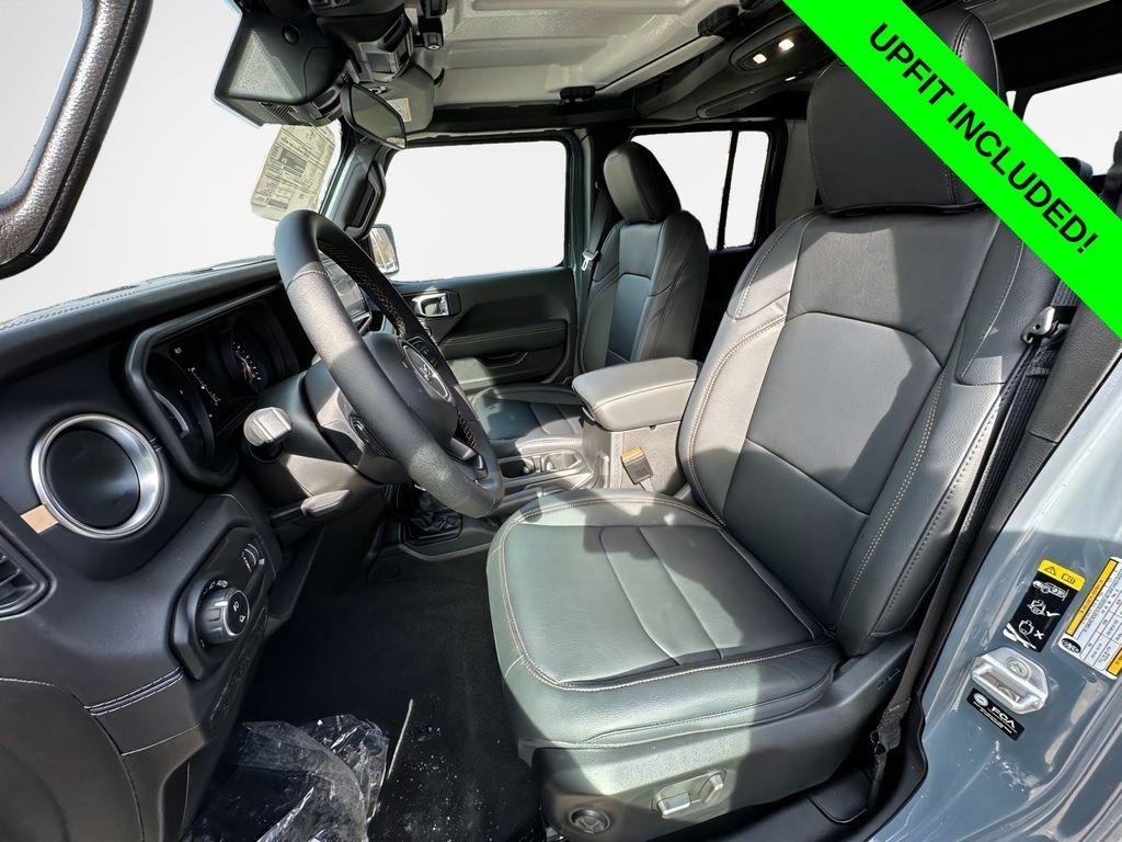 new 2025 Jeep Gladiator car, priced at $53,125