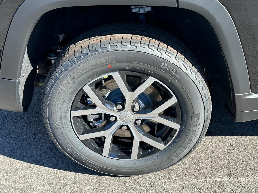 new 2025 Jeep Grand Cherokee L car, priced at $44,256