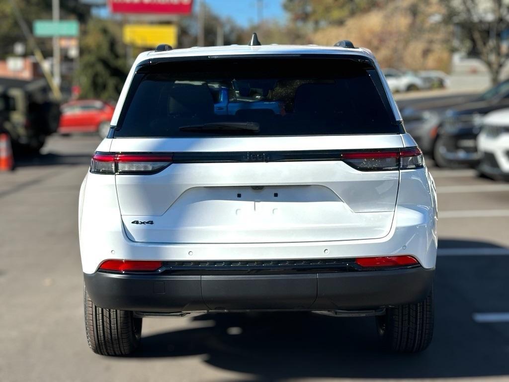 new 2025 Jeep Grand Cherokee car, priced at $39,675