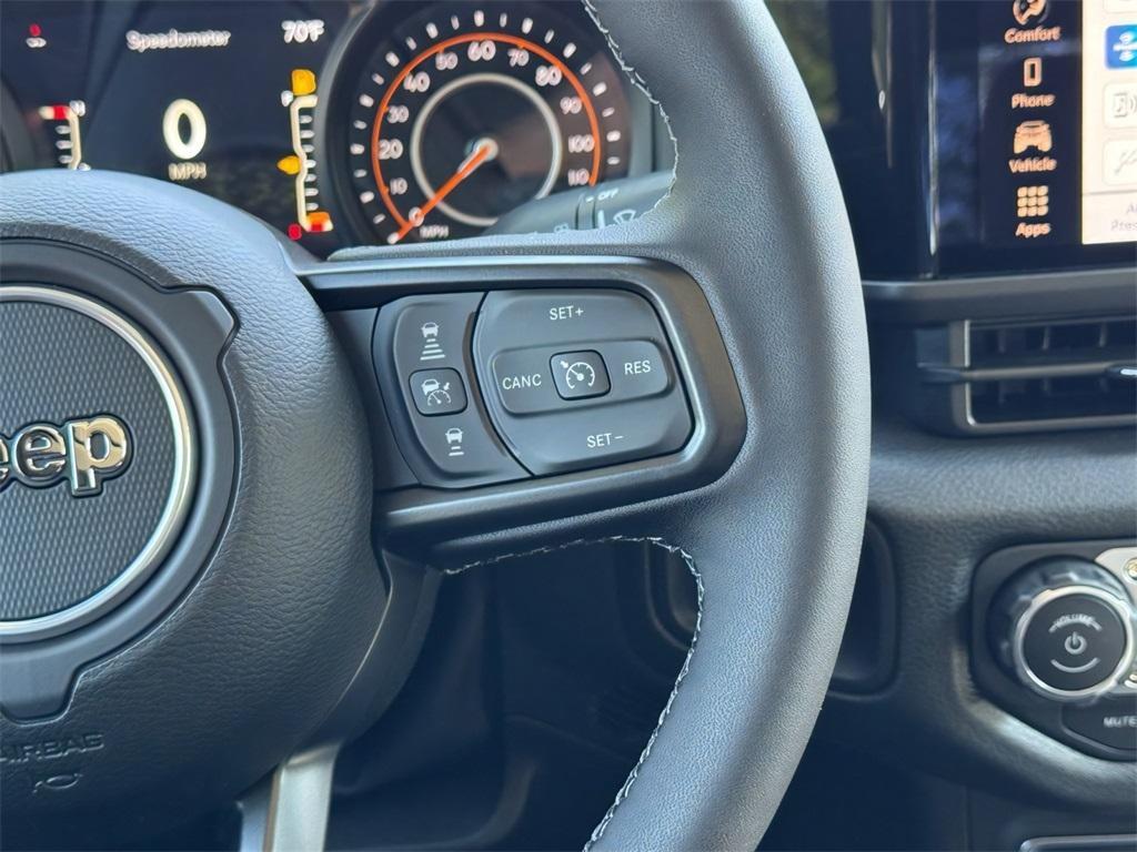 new 2025 Jeep Gladiator car, priced at $42,192