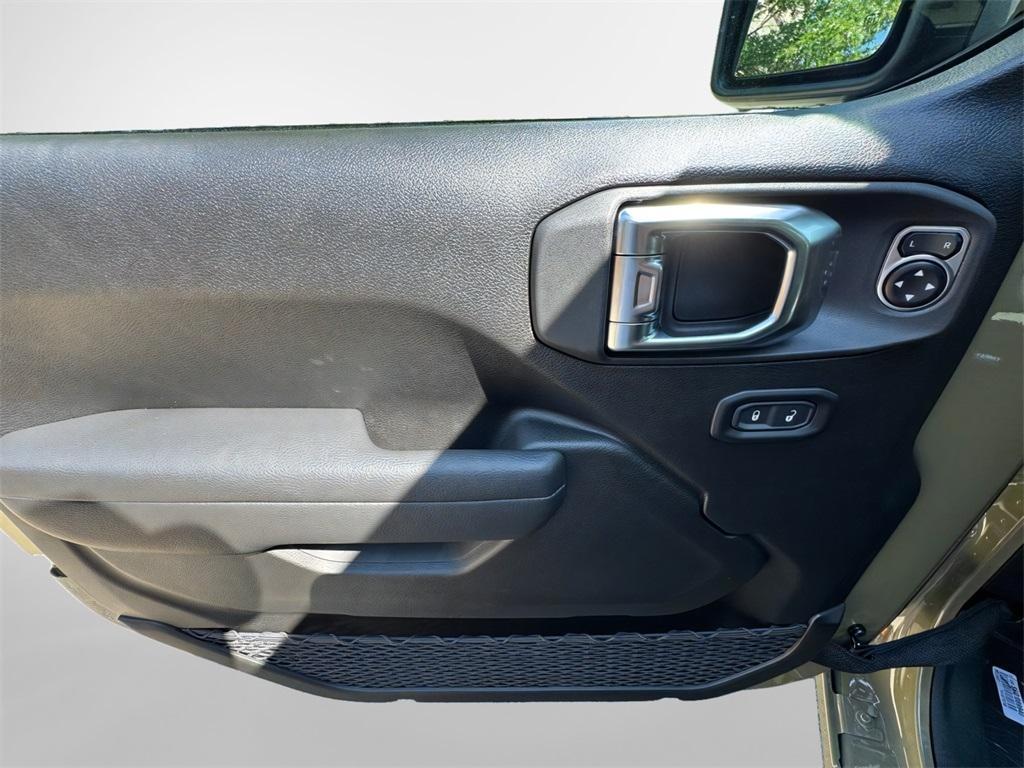 new 2025 Jeep Gladiator car, priced at $42,192