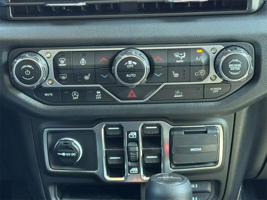 new 2025 Jeep Gladiator car, priced at $42,192