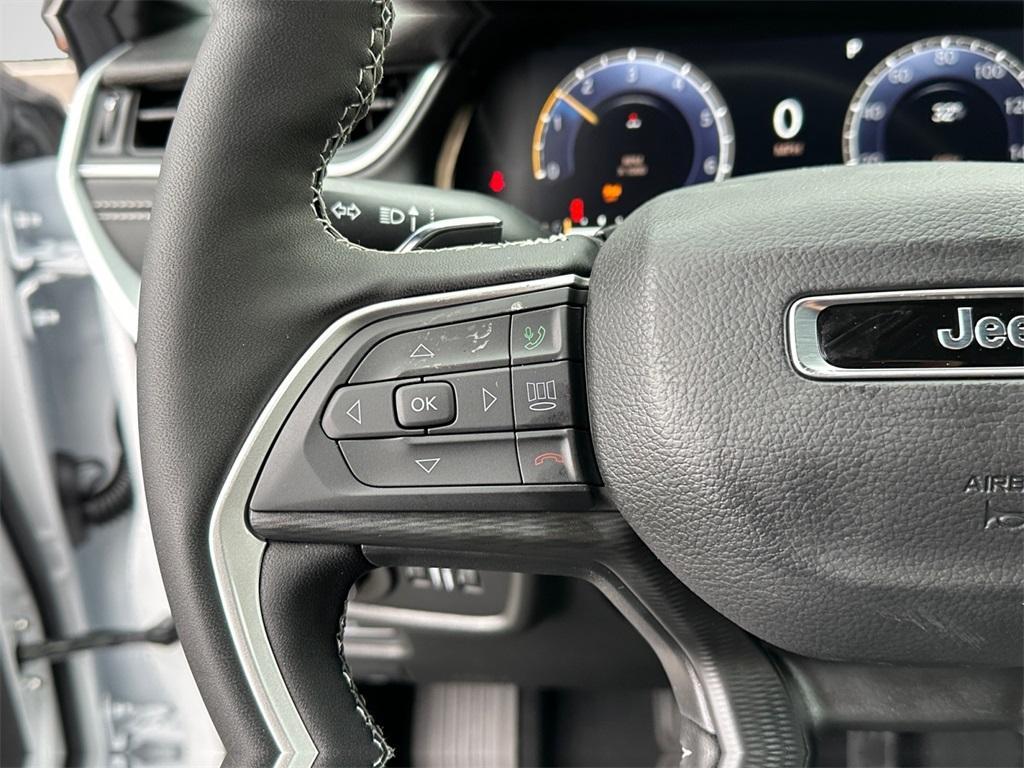 new 2025 Jeep Grand Cherokee L car, priced at $40,925