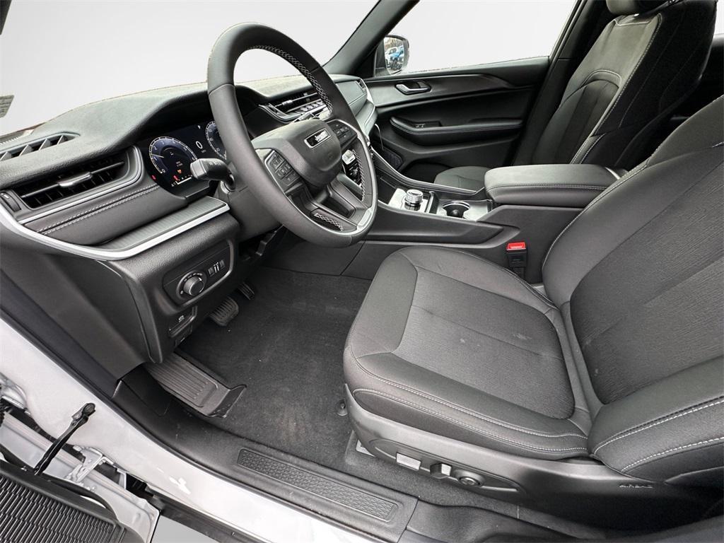new 2025 Jeep Grand Cherokee L car, priced at $40,925