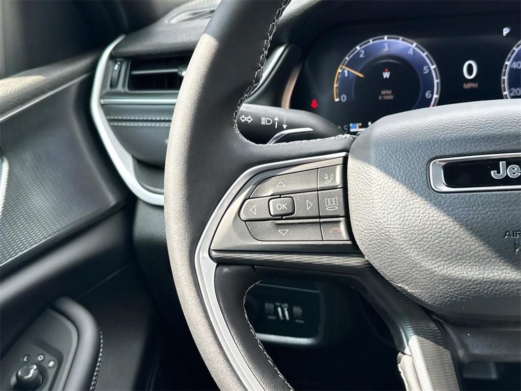 new 2025 Jeep Grand Cherokee L car, priced at $37,370