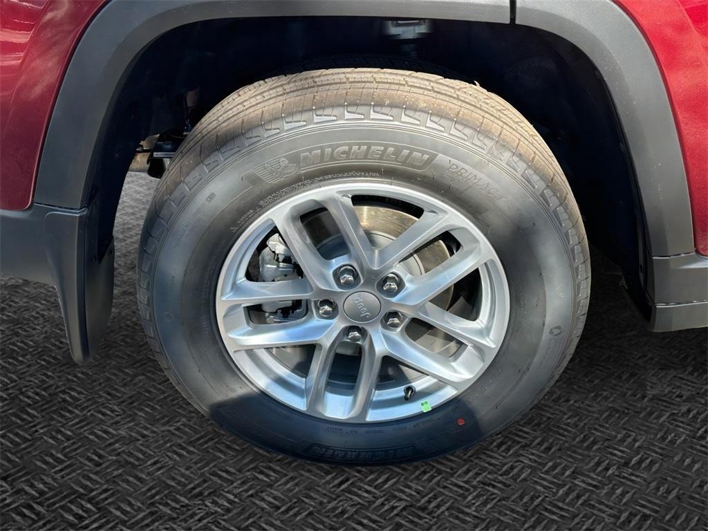 new 2025 Jeep Grand Cherokee car, priced at $39,188