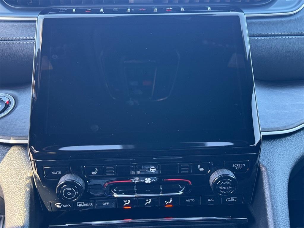 new 2025 Jeep Grand Cherokee car, priced at $47,225