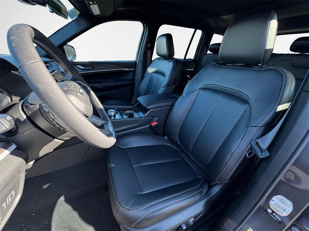 new 2025 Jeep Grand Cherokee car, priced at $47,225