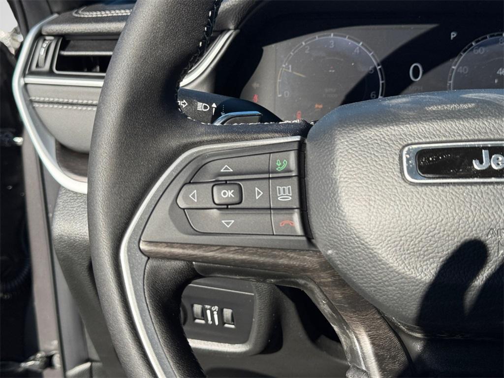 new 2025 Jeep Grand Cherokee car, priced at $47,225