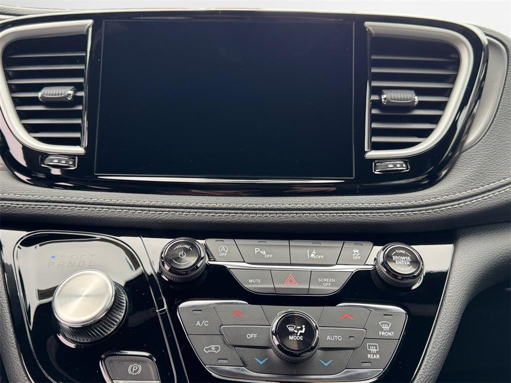 new 2026 Chrysler Pacifica car, priced at $47,338