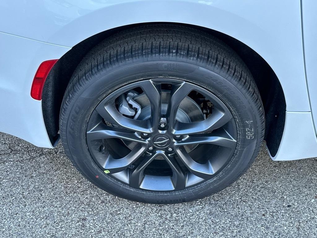 new 2026 Chrysler Pacifica car, priced at $45,723